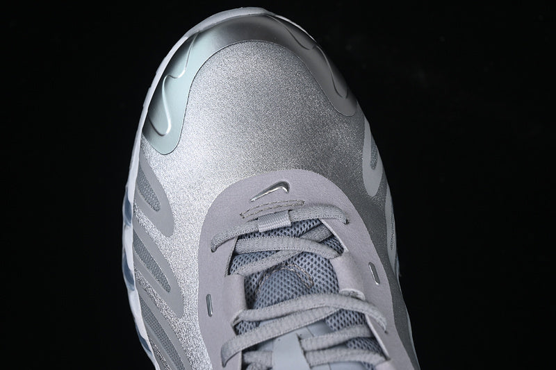 Air Max DN8 “Metallic Silver”