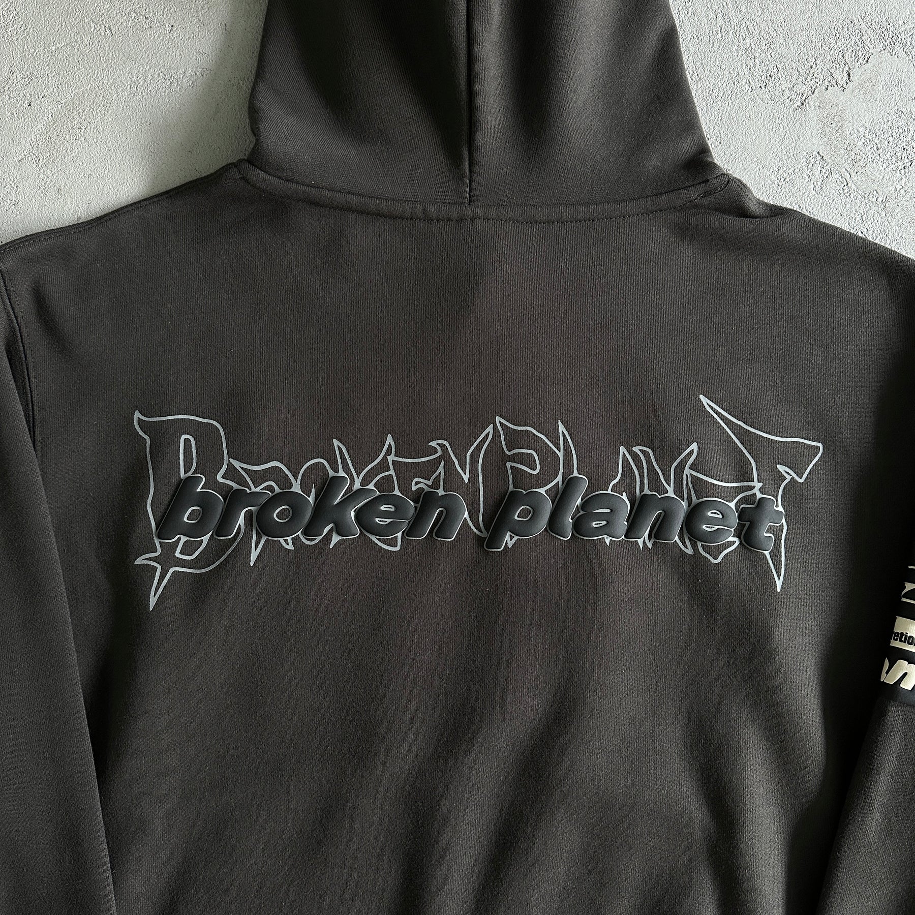 Conjunto Broken Planet “Beware Soot”