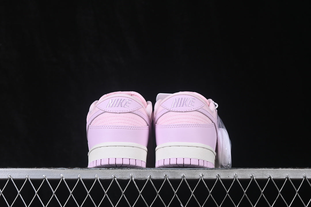 Dunk “Regal Pink”