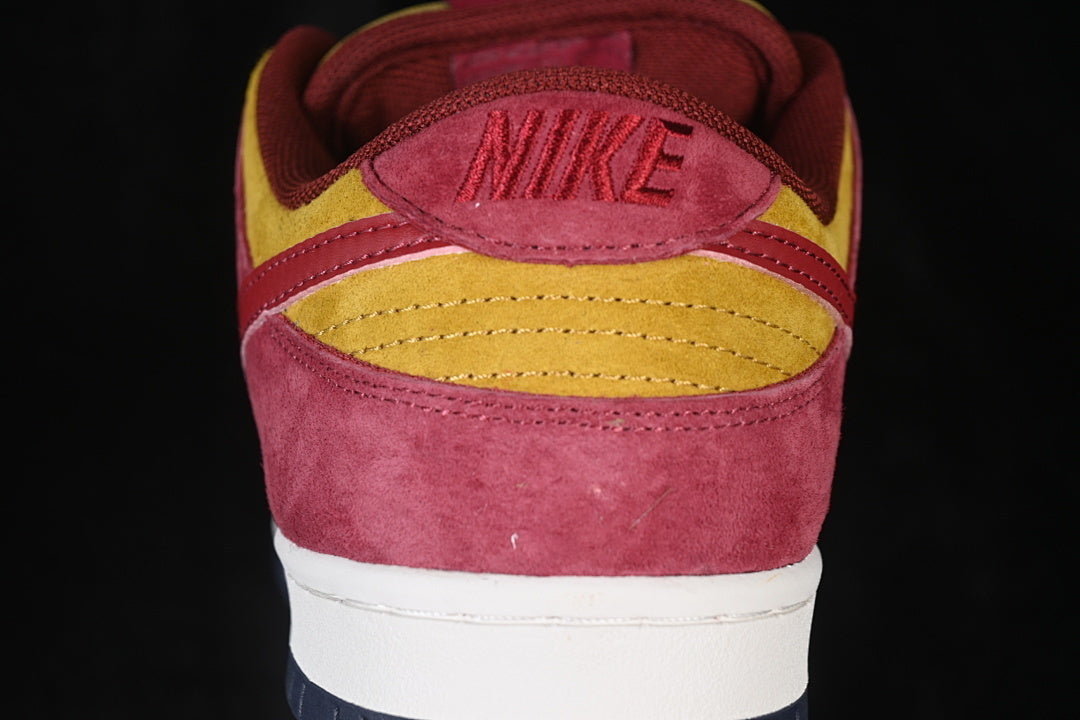 Dunk “Dark team Red and Olive Flak”