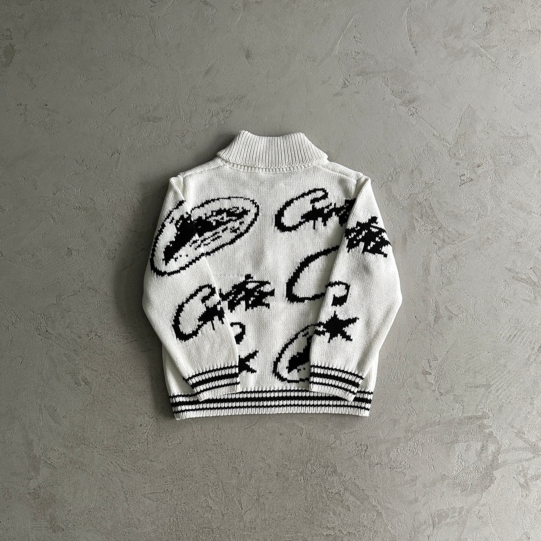 Jaqueta Corteiz “Heavy Knit” ( Branca Com Preto )