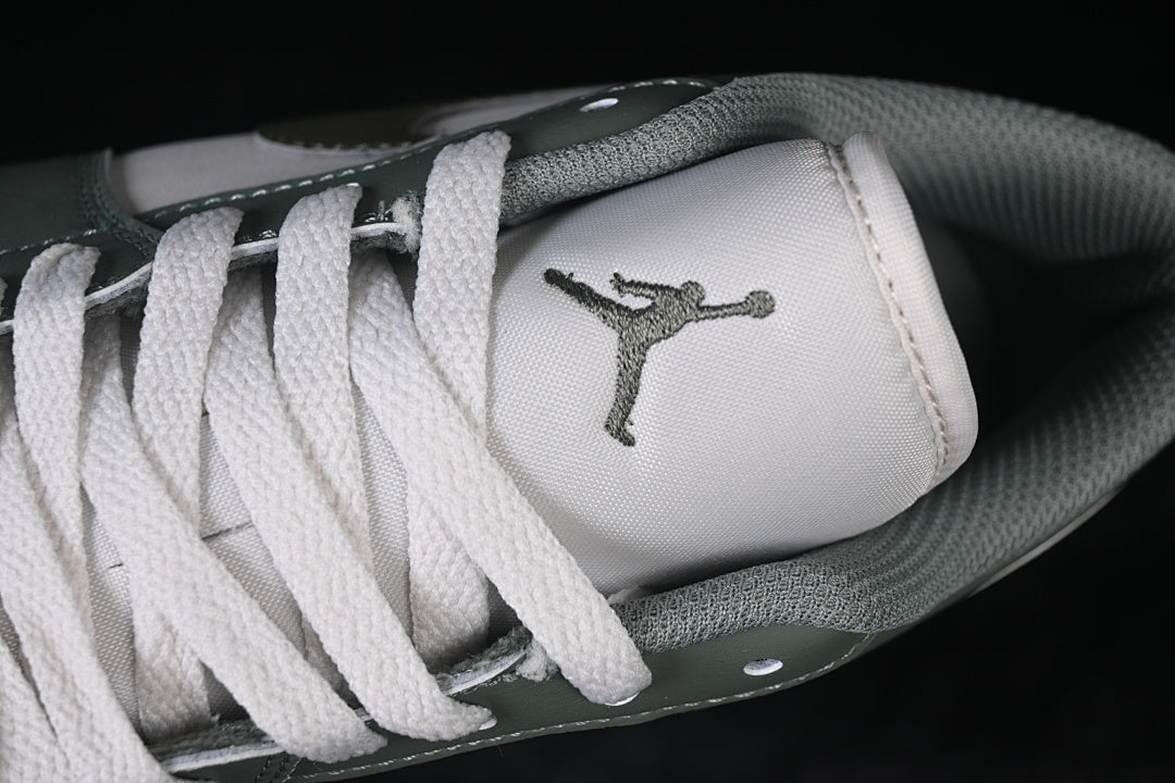 Air Jordan 1 Low "Military Green"