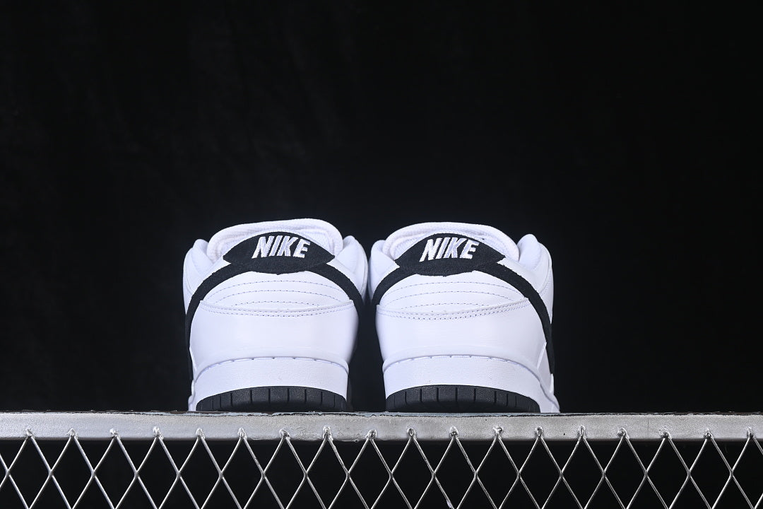 Dunk “White Black”