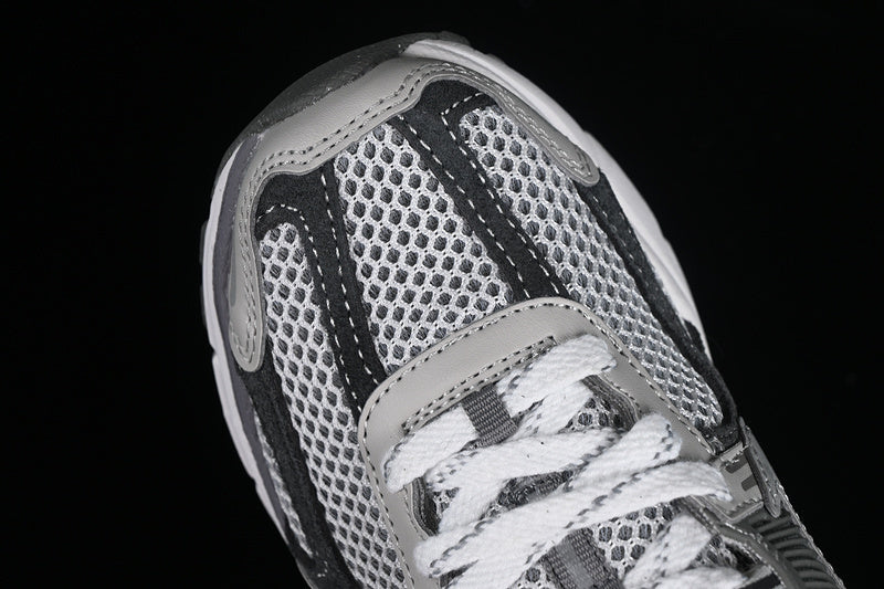 Vomero 5 “Cool Grey"