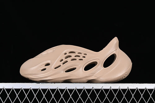 Yeezy Foam Runner “Mist”