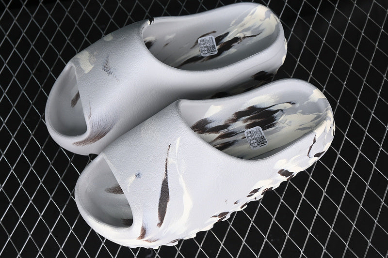 Yeezy Slide “MX Black”