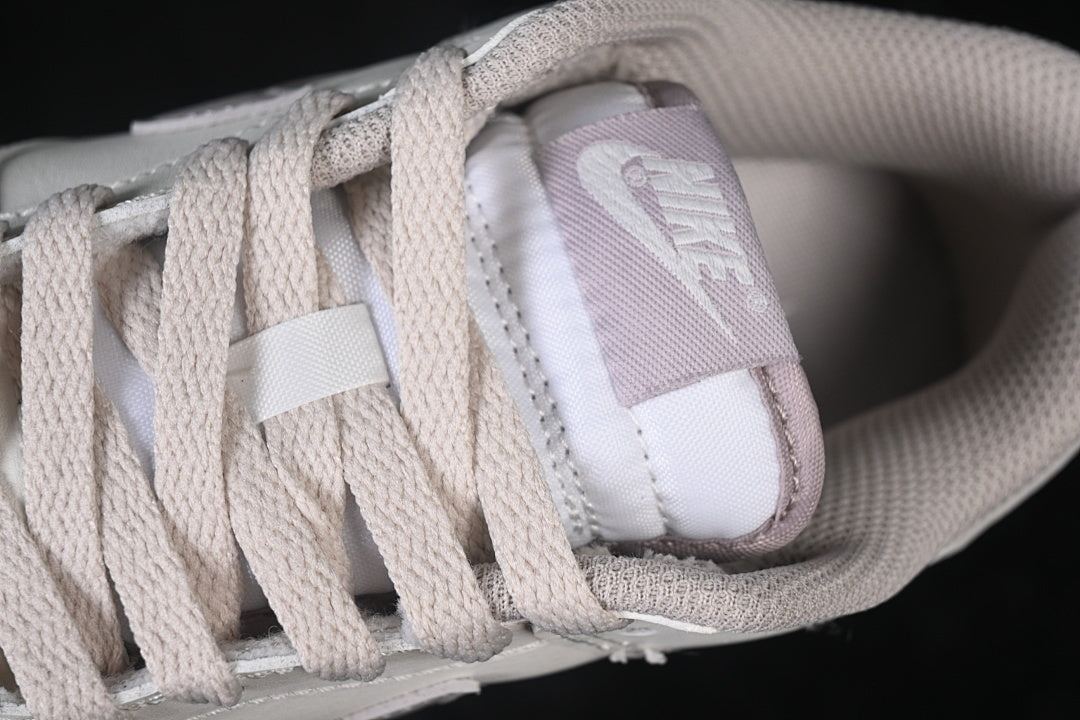 Dunk “Light Smoke Grey”