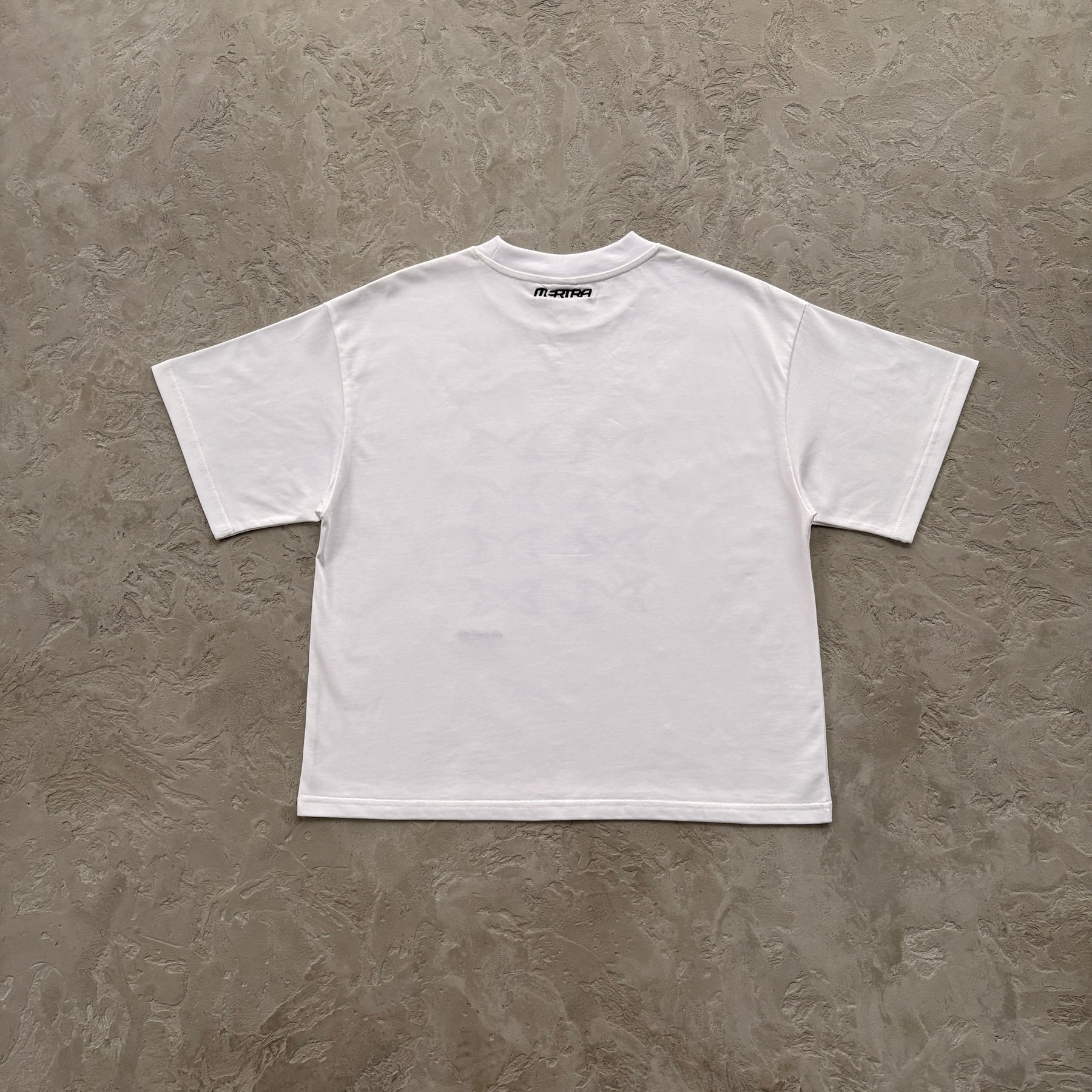 Camisa Mertra “Stacked Logo” ( Branco )