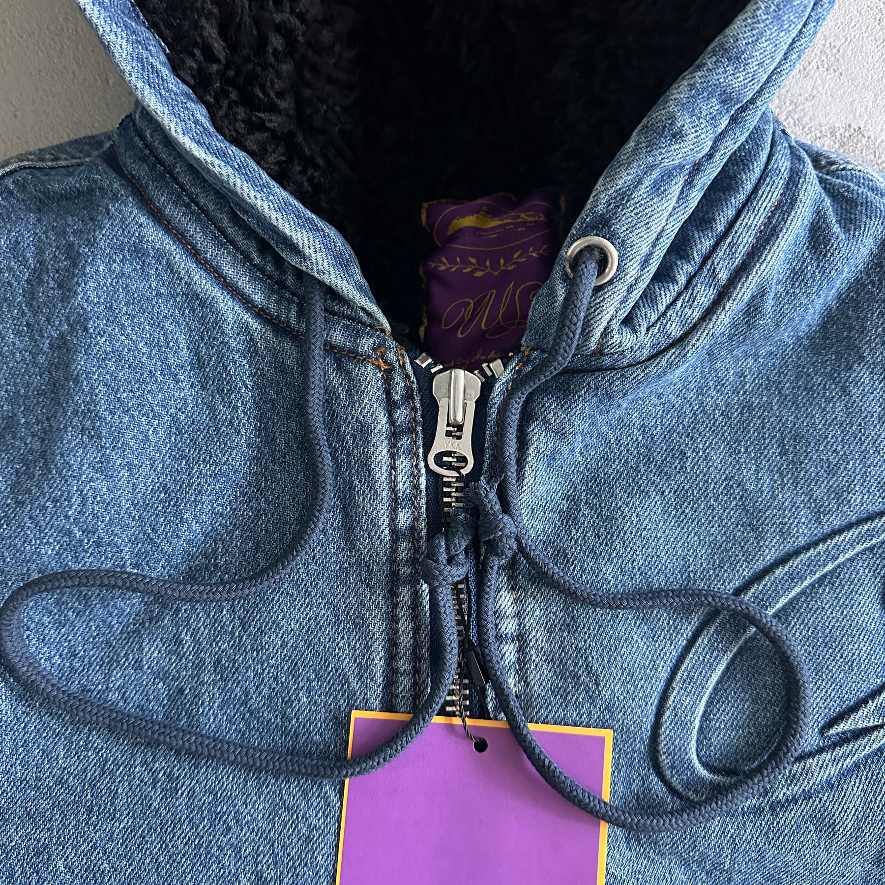 Jaqueta Corteiz “Embossed C-Star”