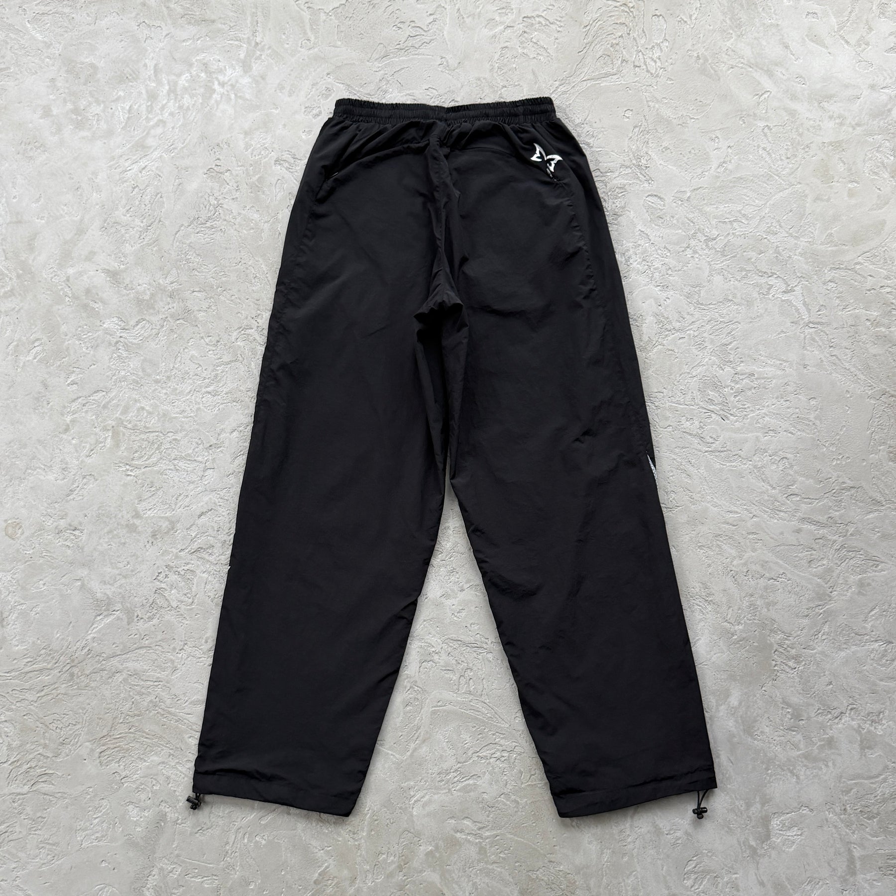 Conjunto Mertra “Stealth Nylon Trackie”