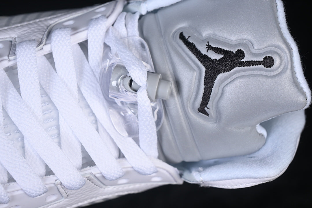 Air jordan 6 “Metallic White”