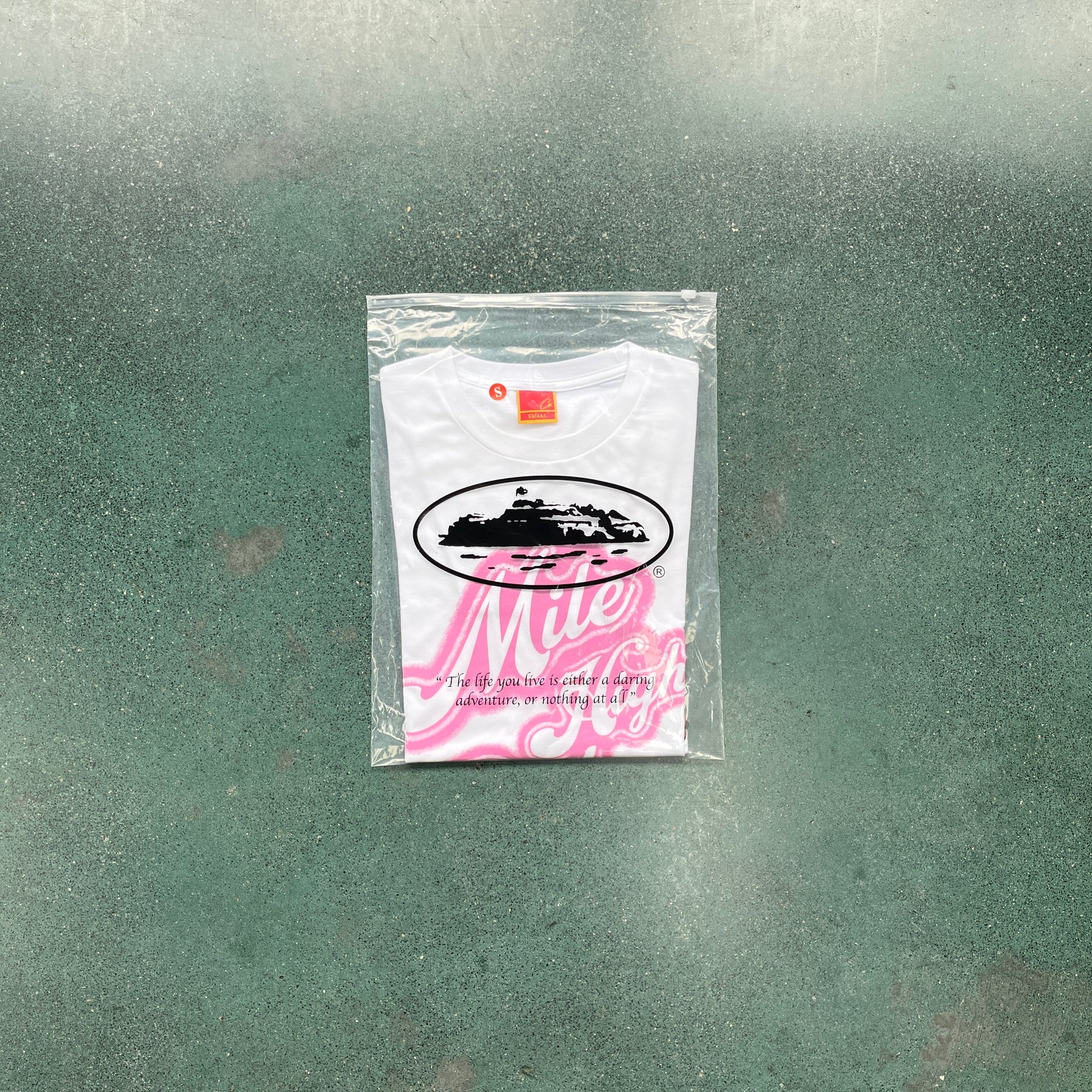 Camisa Corteiz “Dancing Girl Flag”