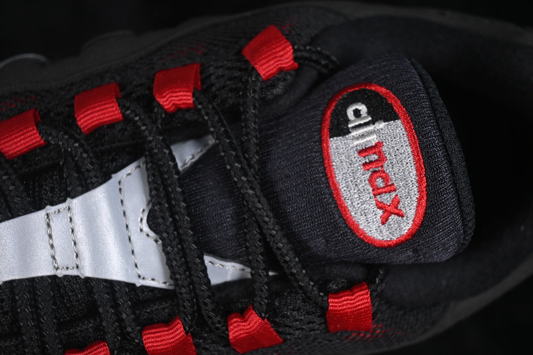 Air max 95 x Liverpool FC “Black Gym Red”
