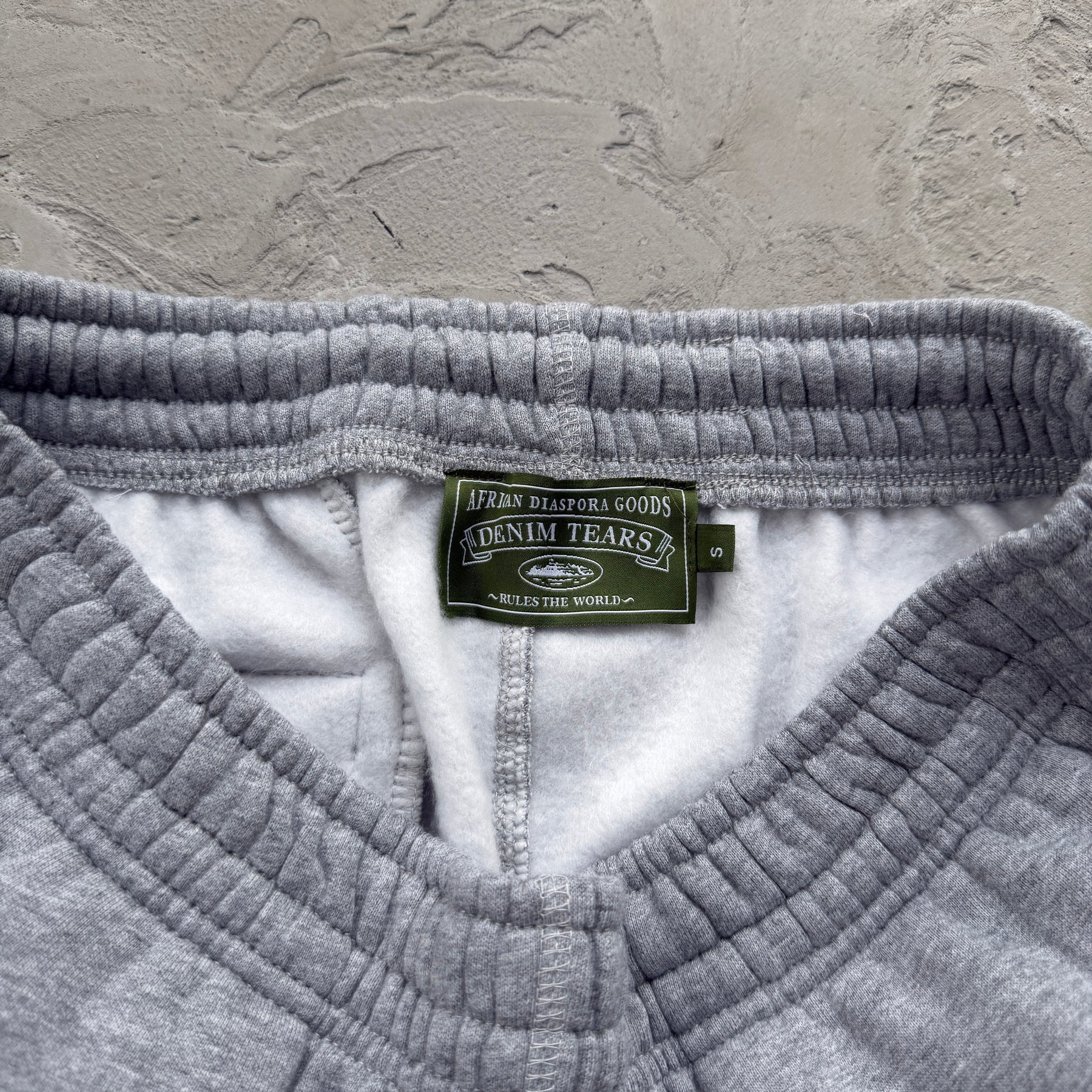 Conjunto Corteiz “Cortears Royale Zip”