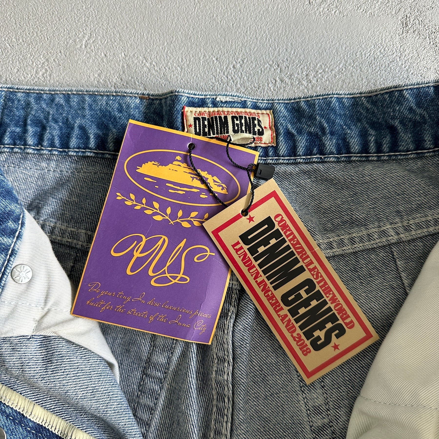 Shorts Corteiz “Denim Genes” ( Cinza )