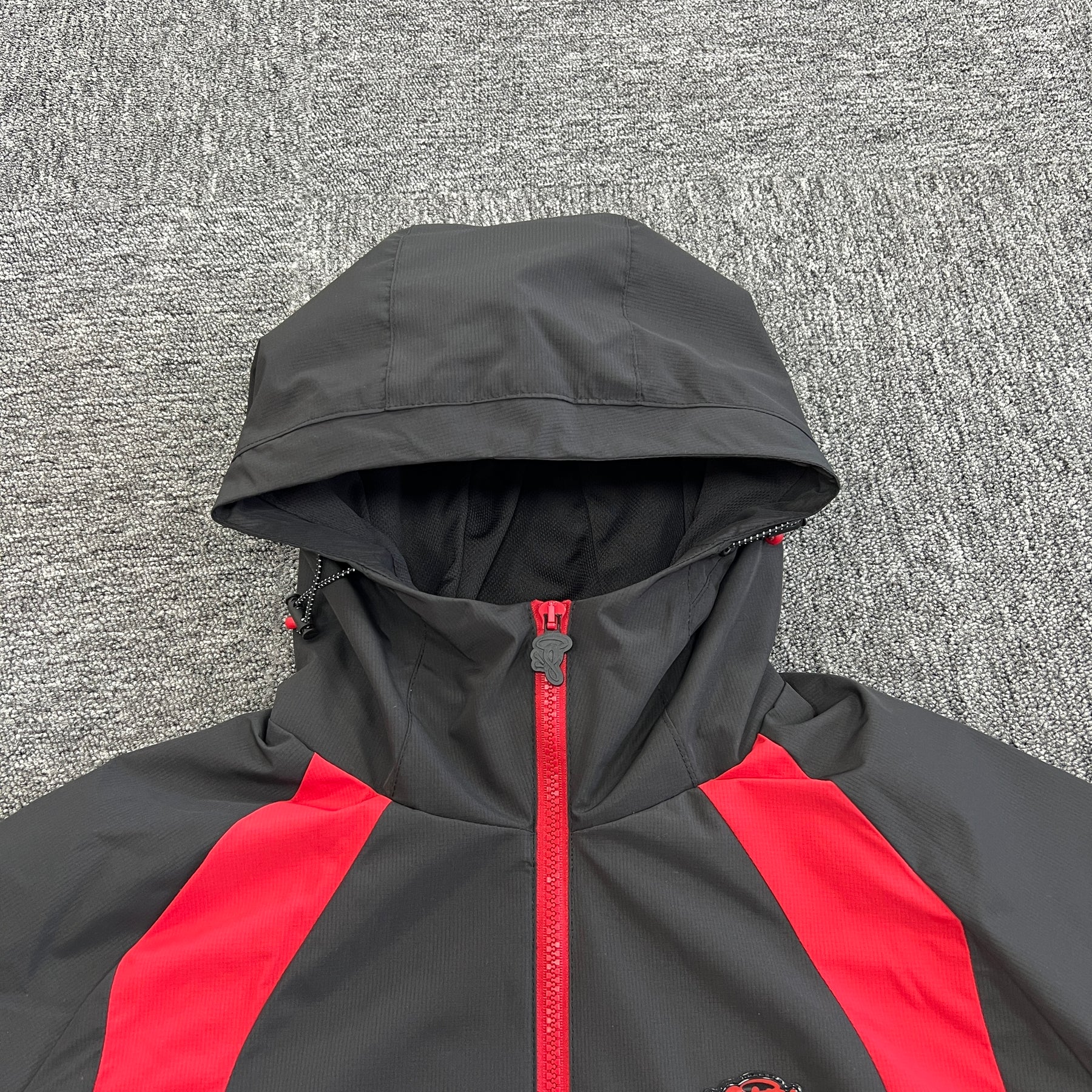 Conjunto Syna World “Vortex Track” ( Vermelho e preto)