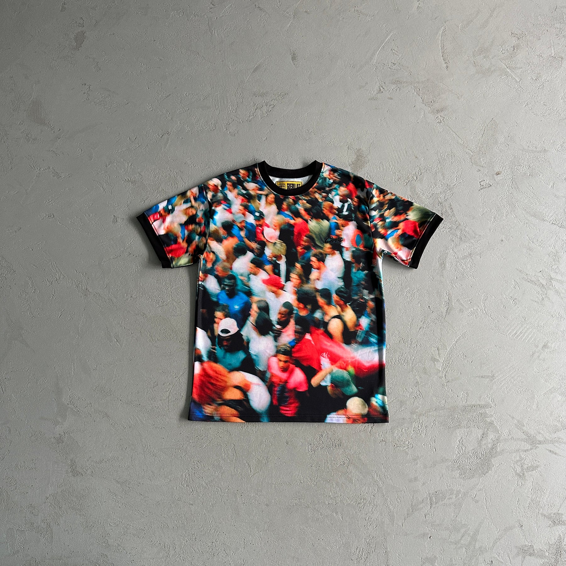 Camisa Corteiz “Crowd Printed”