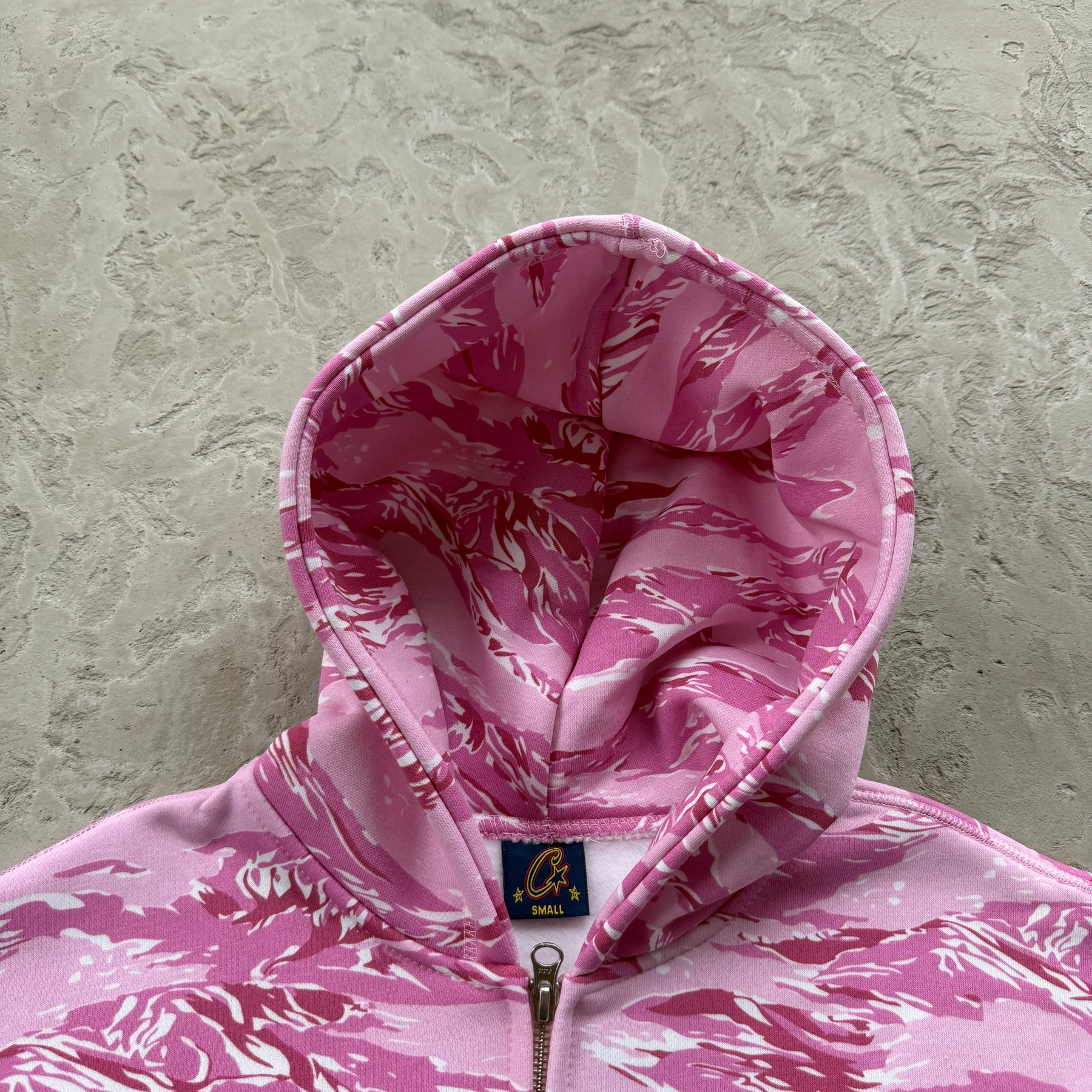 Conjunto Corteiz “Island Puff Print Pink”