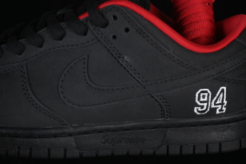 Dunk x Supreme “Black”