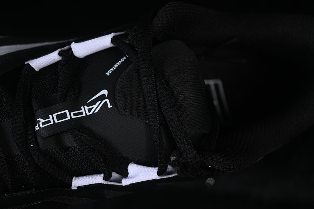Zoom Vapor Pro 3 “Black and White”