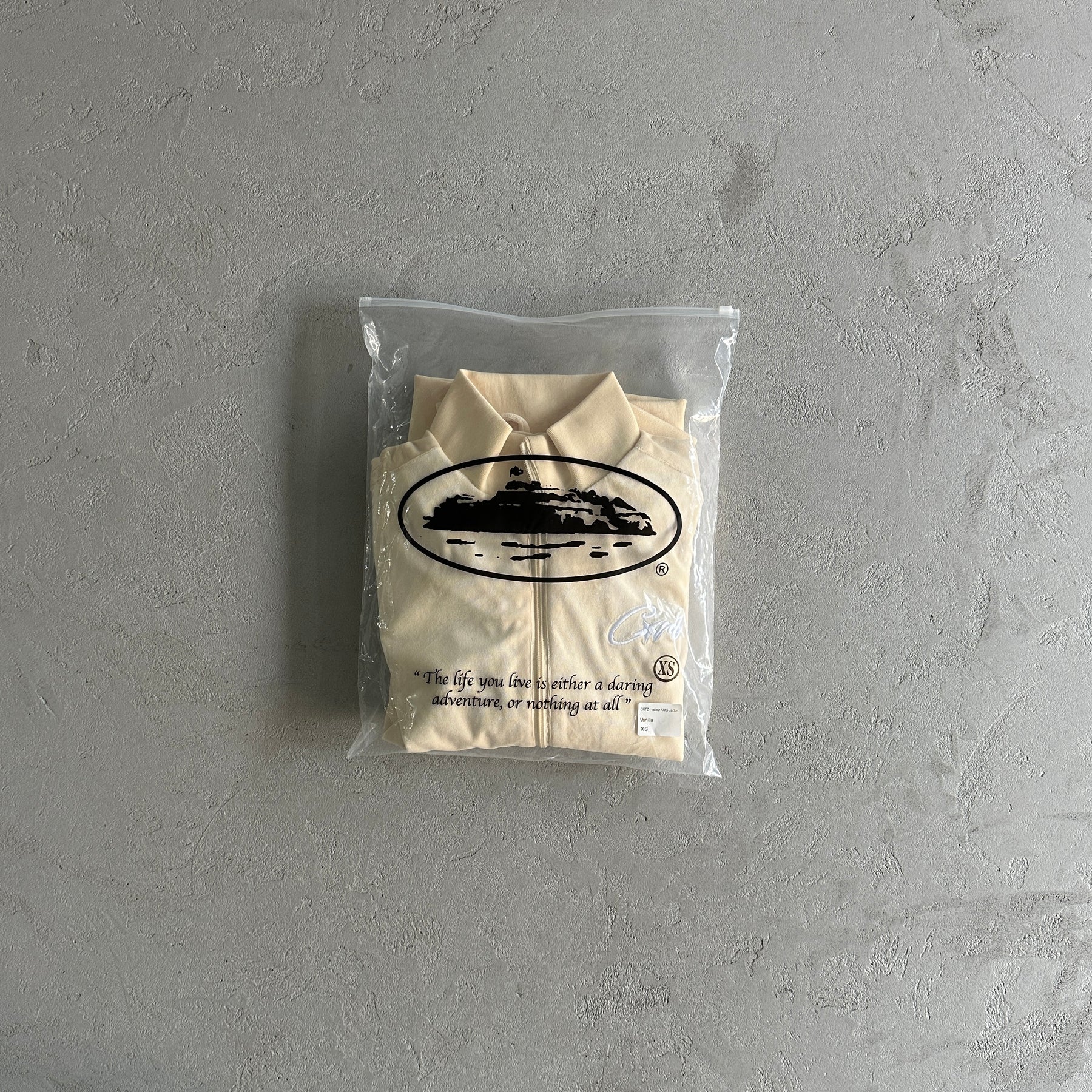 Conjunto Corteiz “Velor" Bege