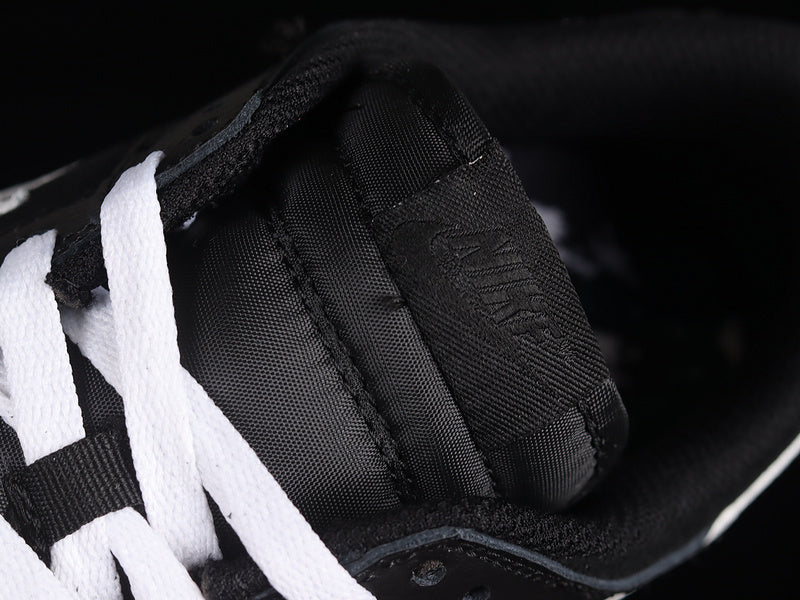 Dunk “Black Panda”