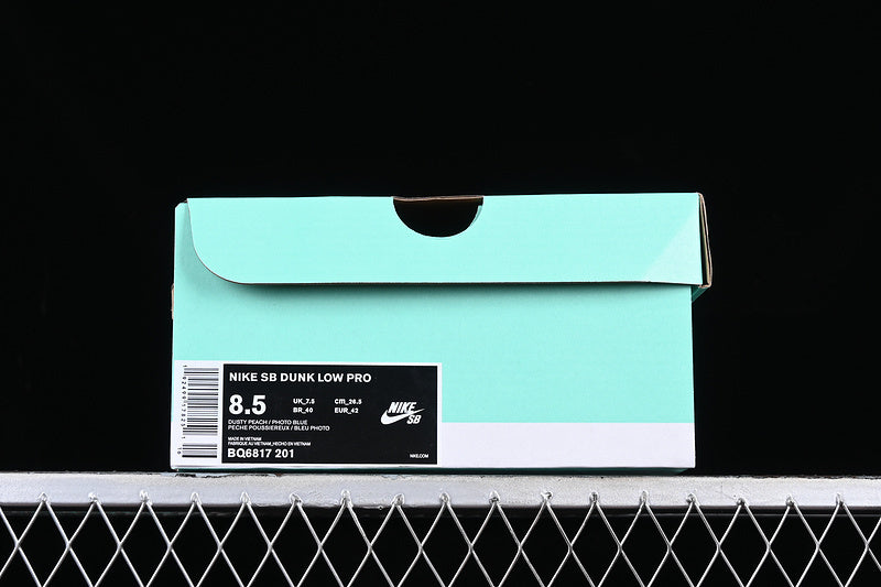 Dunk “Corduroy Dusty Peach”