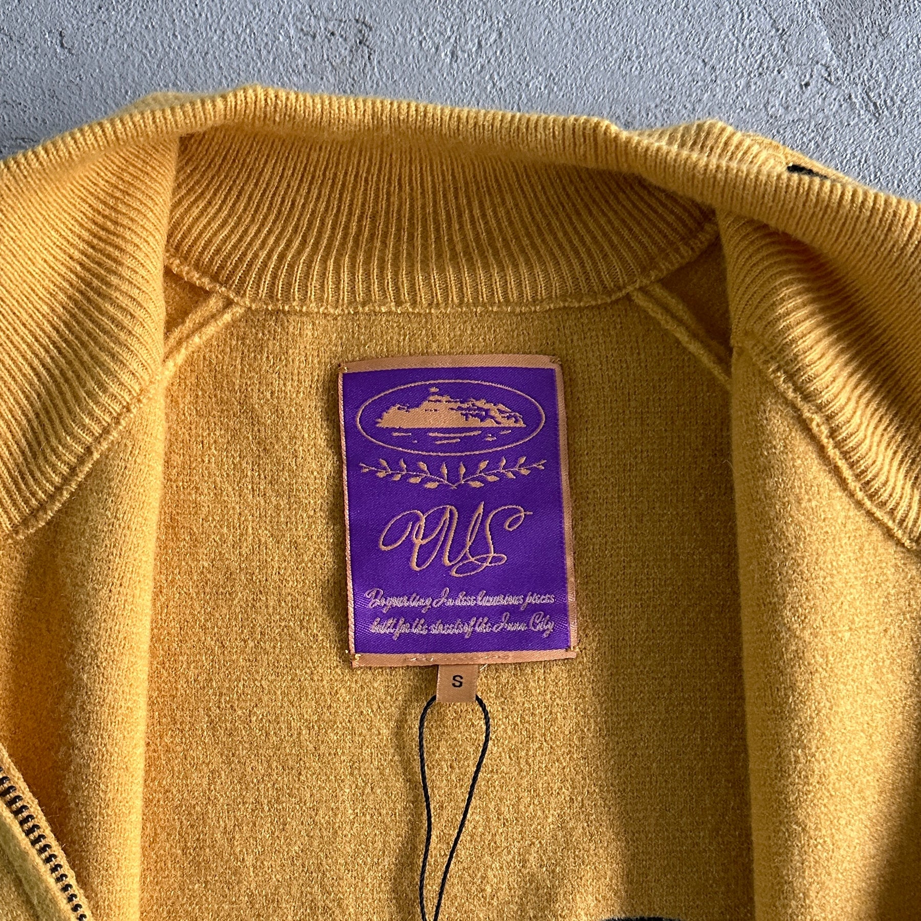 Casaco Corteiz “Knit Zip Up” ( Amarelo com Preto )
