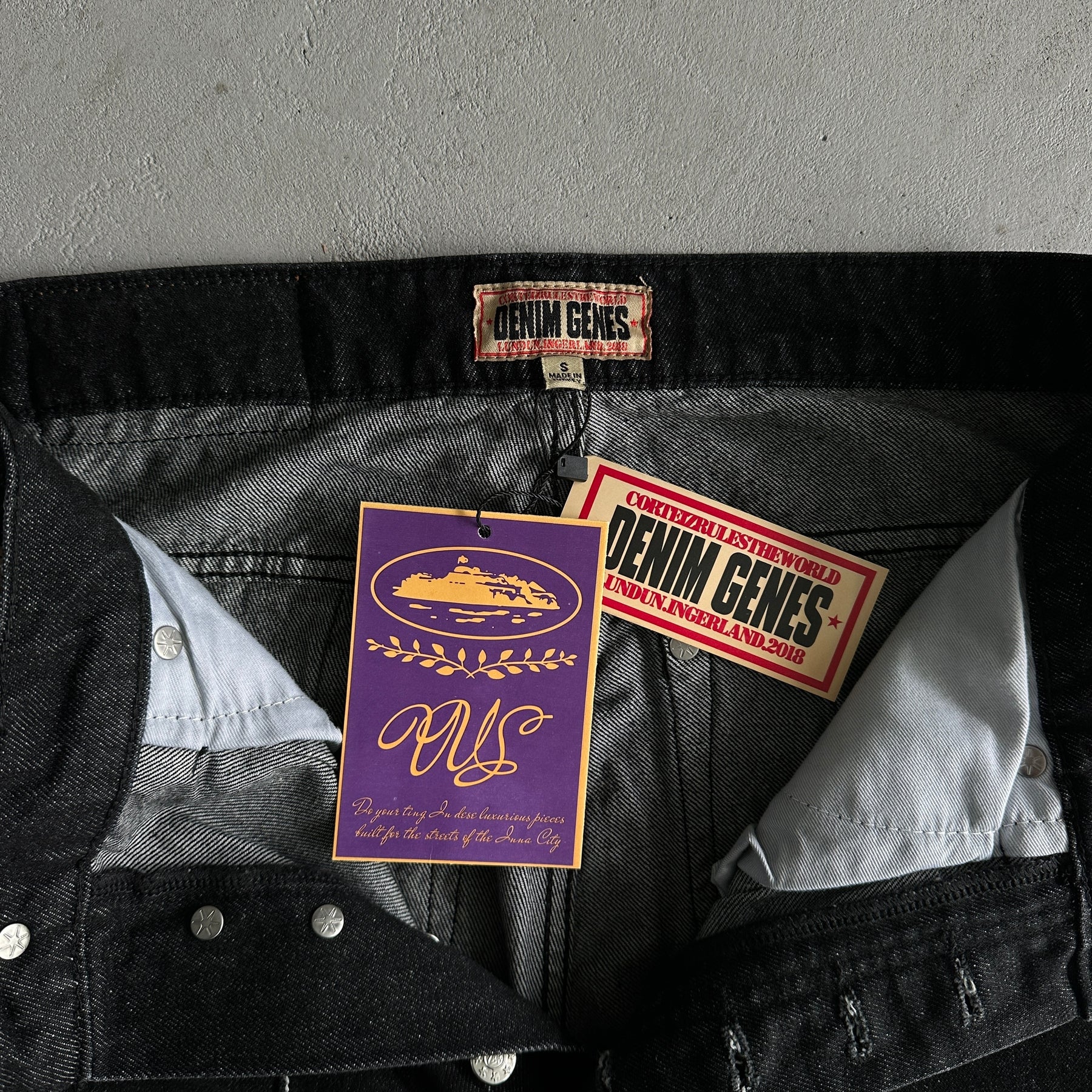 Calça Corteiz “C-Star” ( Preta com Branca )