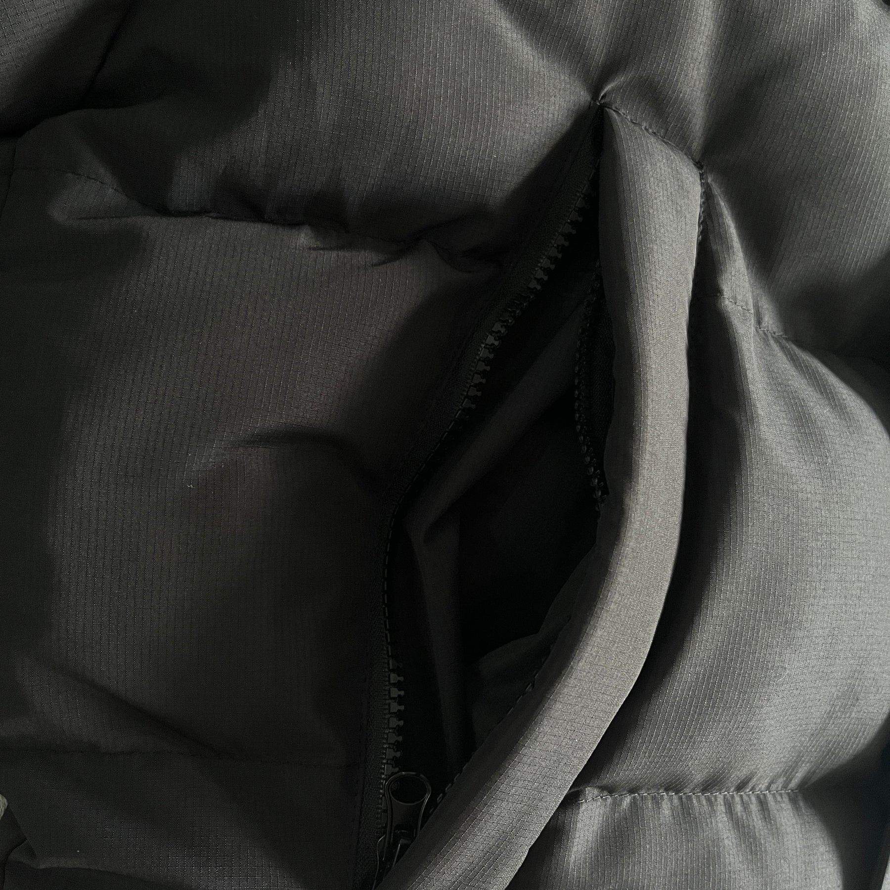 Jaqueta Trapstar “Decoded 2022 Hooded” ( Blackout )