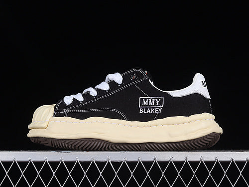 Mihara Yasuyu “Shell Head” ( Preto )