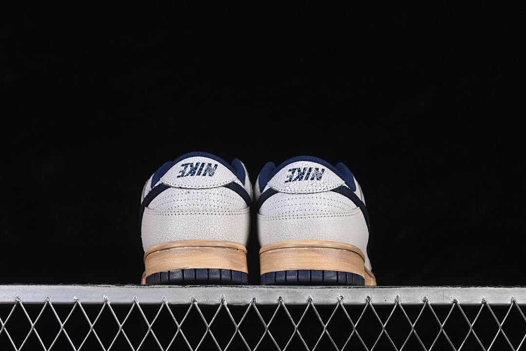 Dunk x Stranger Things “Phantom And Midnight Navy”