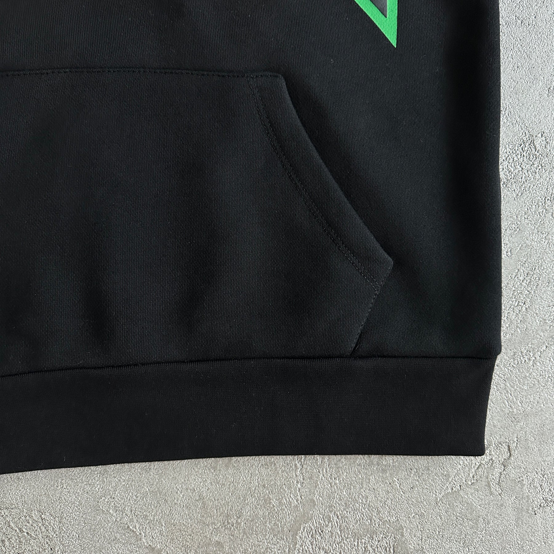 Conjunto Syna World “Crest Oth“ ( Preto e Amarelo )