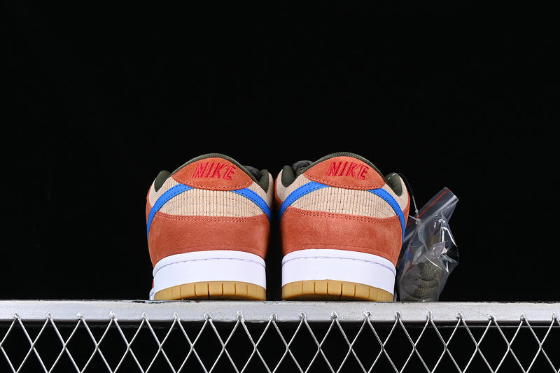 Dunk “Corduroy Dusty Peach”