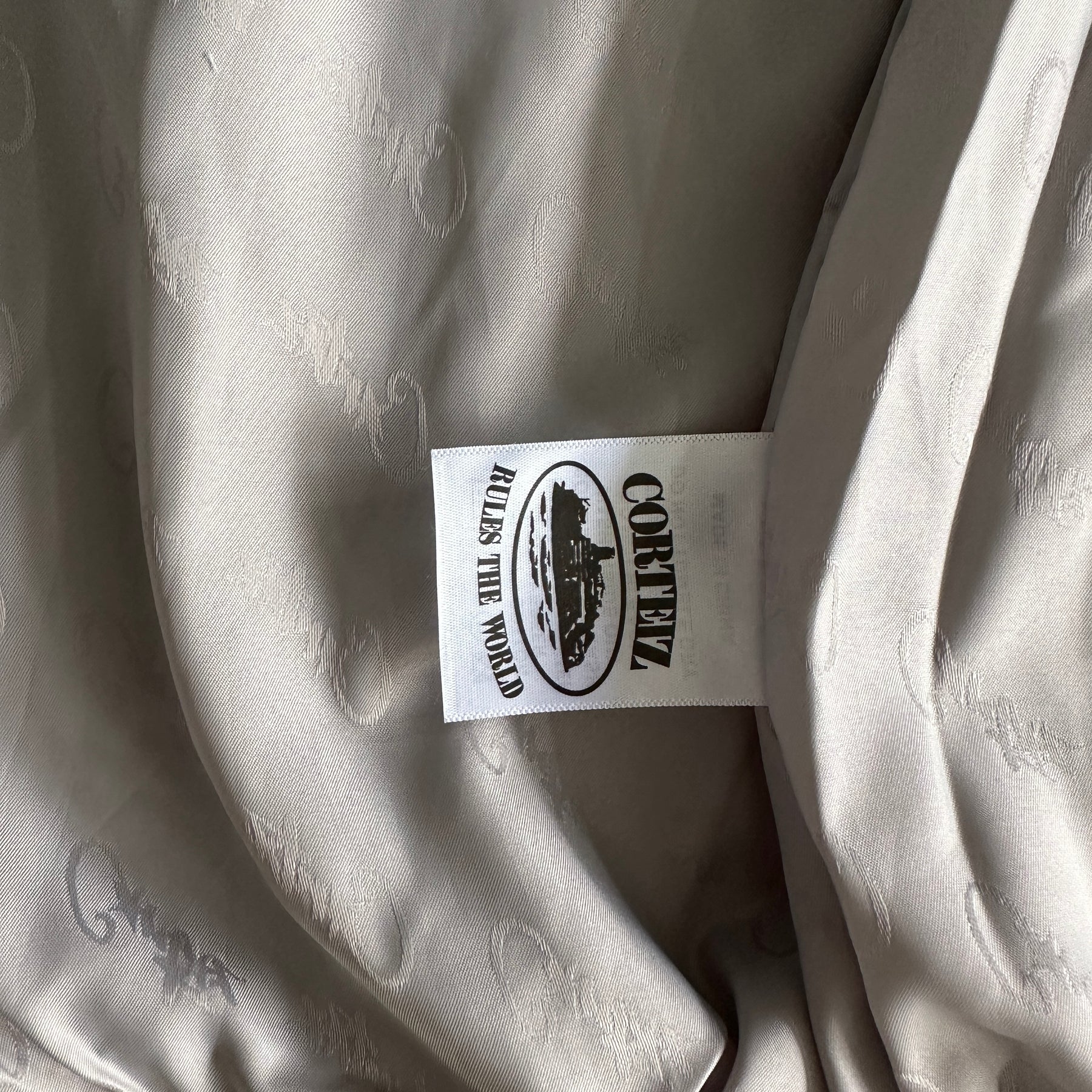 Conjunto Corteiz Velour Amg ( Cinza )