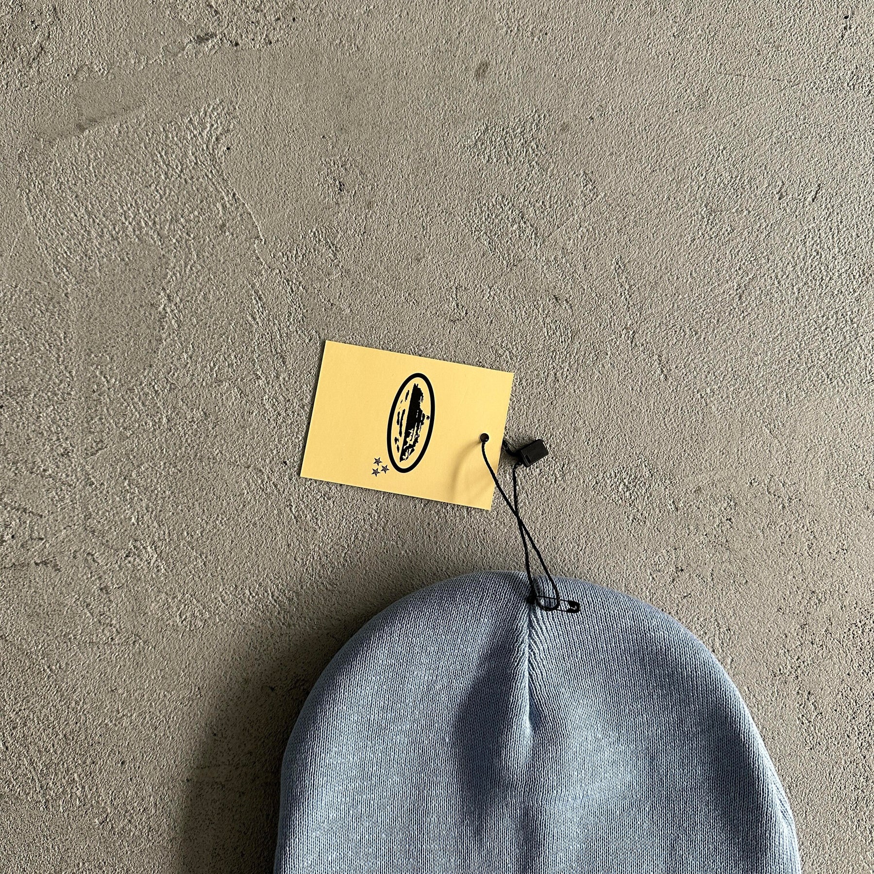 Touca Corteiz “Demon Embroidered Beanie” ( Azul )