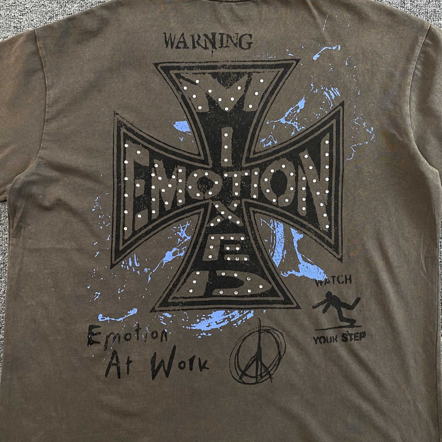 Camisa Mixed Emotion “Friends” ( Marrom )
