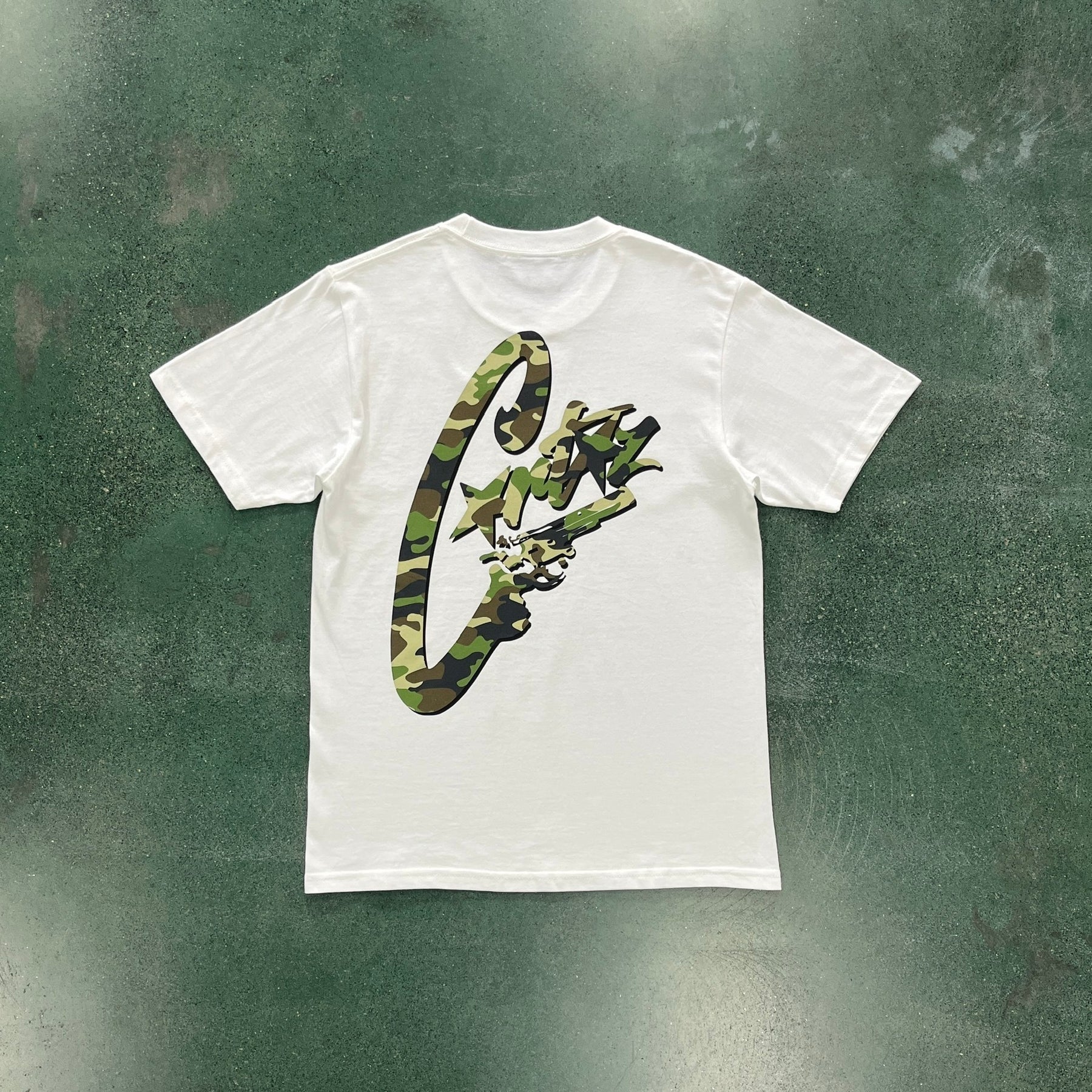 Camisa Corteiz “Pistol Camouflage” ( Branca )