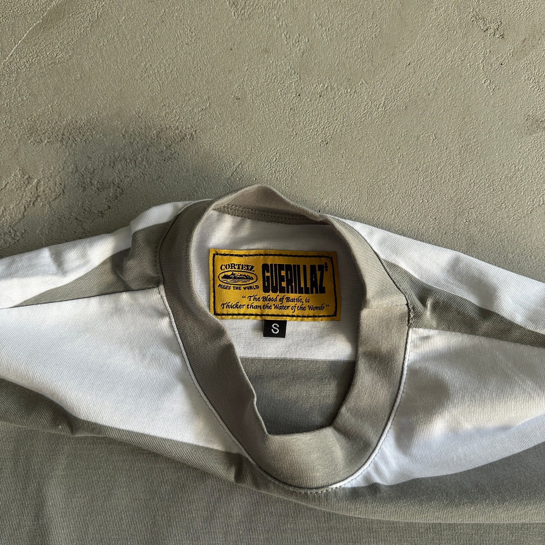 Camisa Corteiz ”Patchwork Embroidered” ( Cinza )