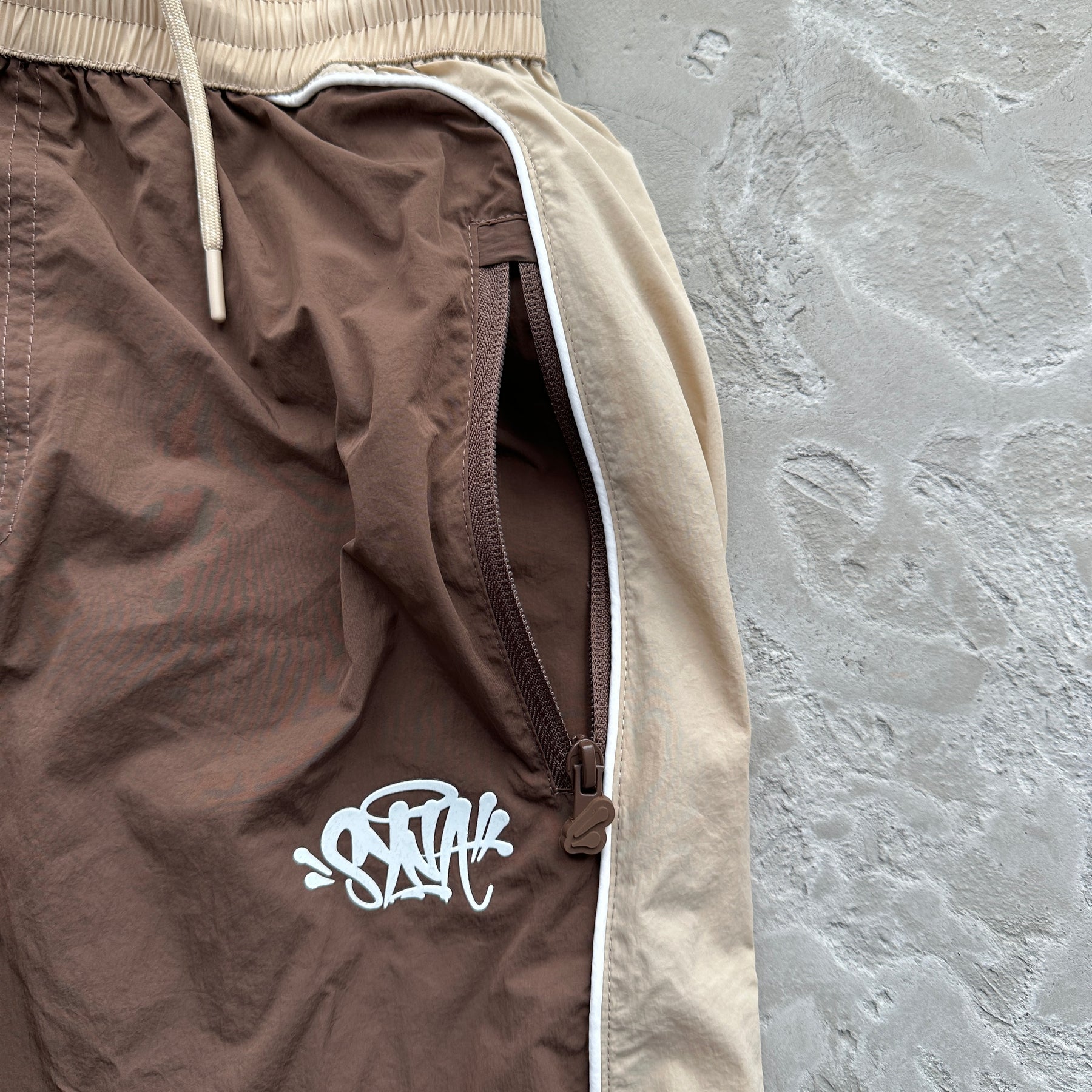 Conjunto Syna World “Team Pipe” ( Marrom )