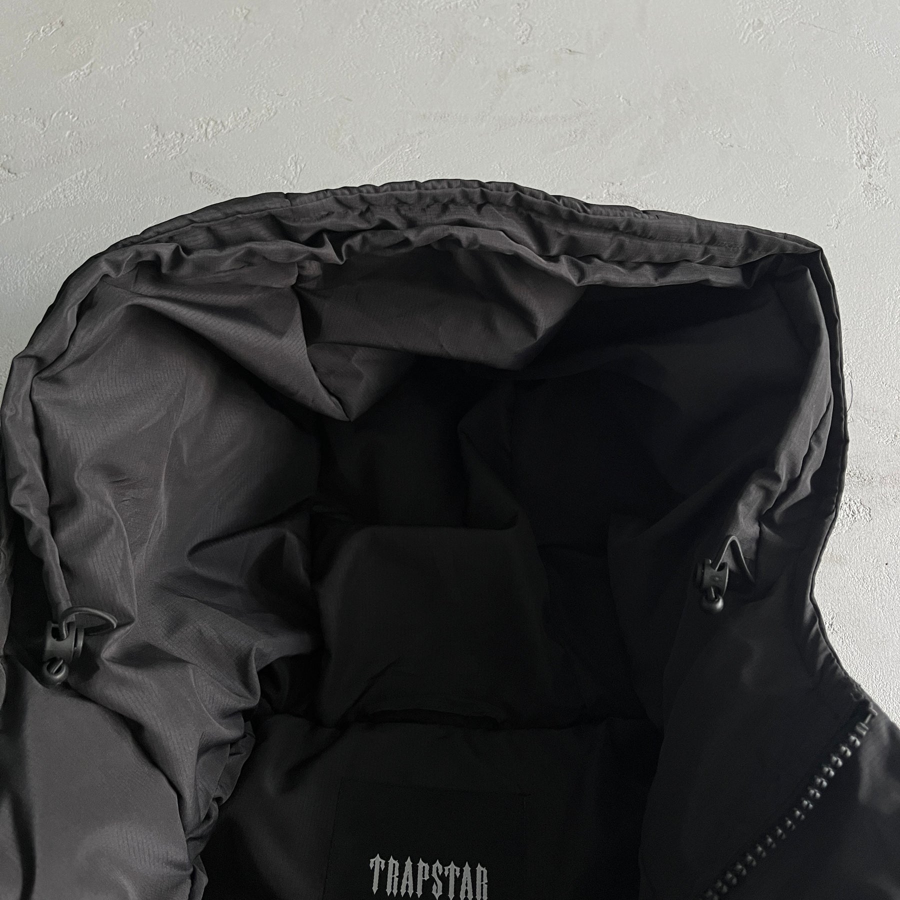 Jaqueta Trapstar “Decoded 2022 Hooded” ( Blackout )