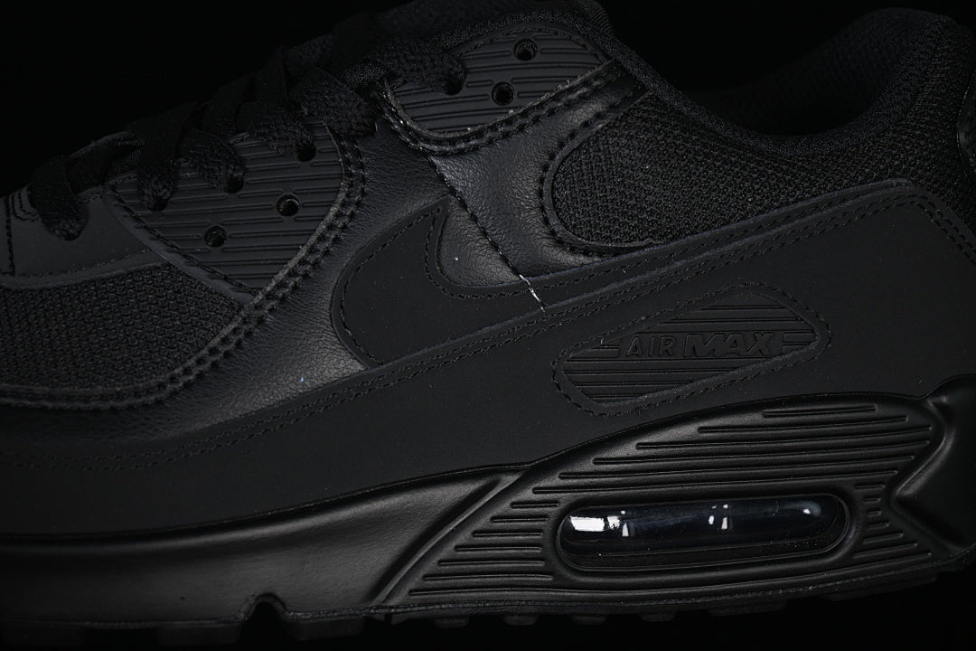 Air max 90 “Essential Triple Black”