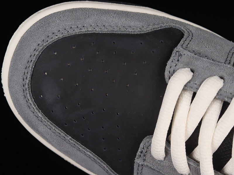 Dunk “Black Stealth”