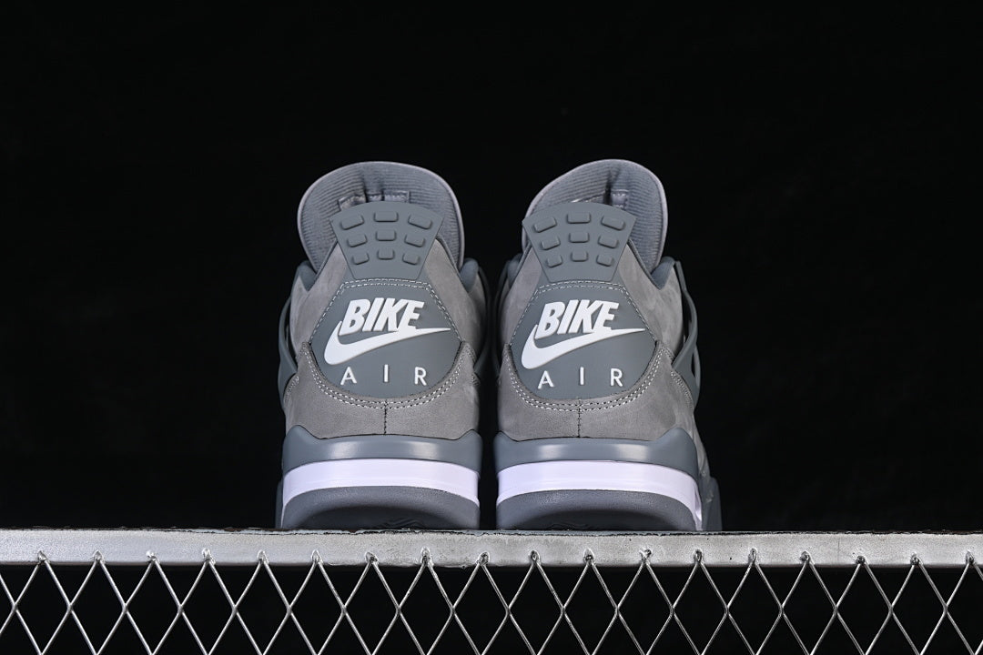 Air jordan 4 x Sylvester “Dark Grey”