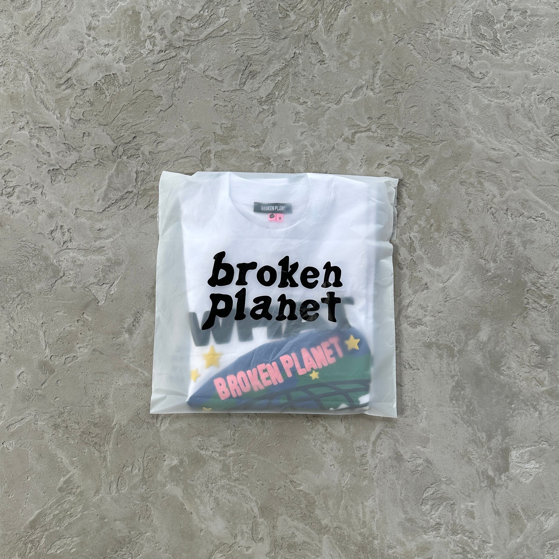 Camisa Broken Planet “What Now”