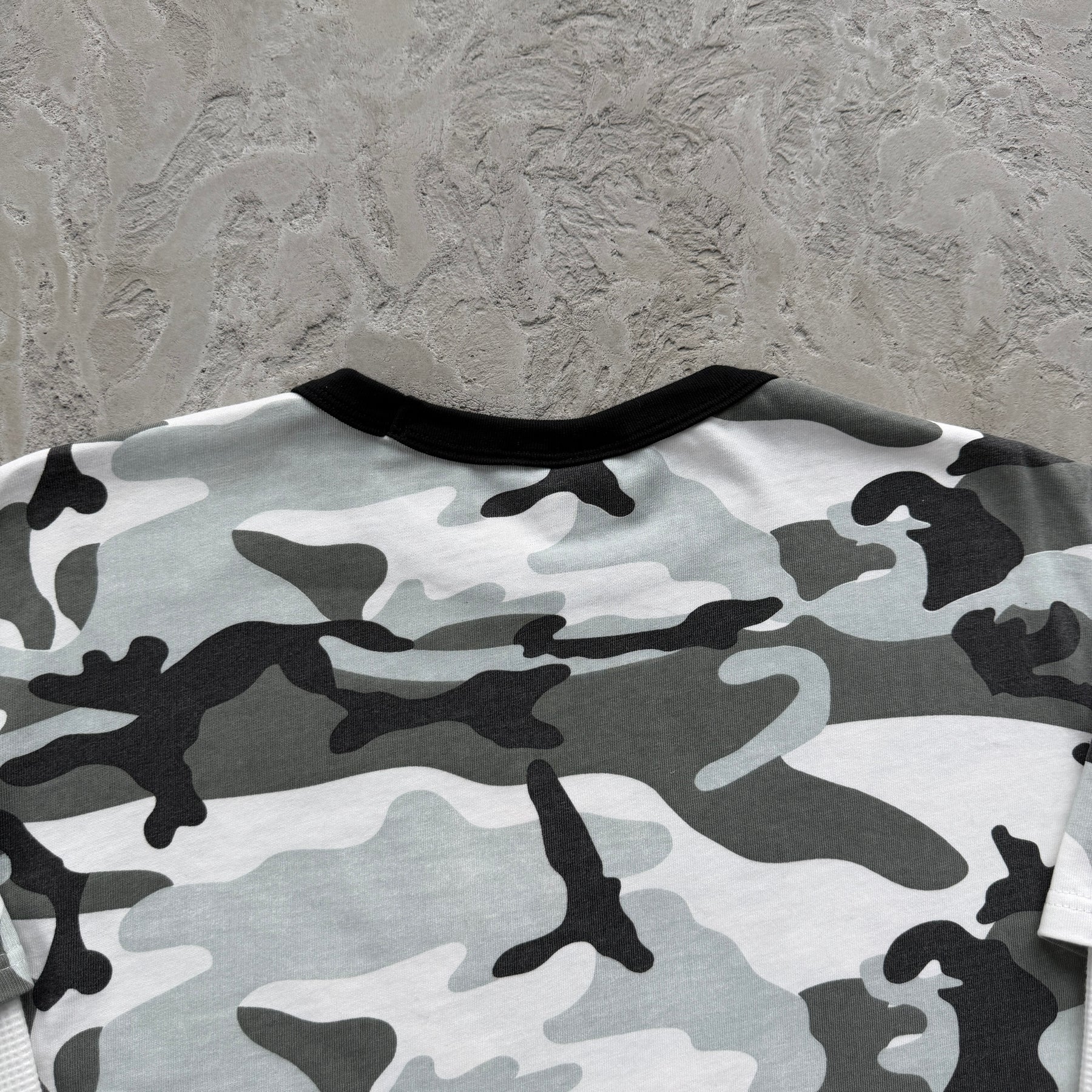Sueter Corteiz “Eagle Camo Thermal”