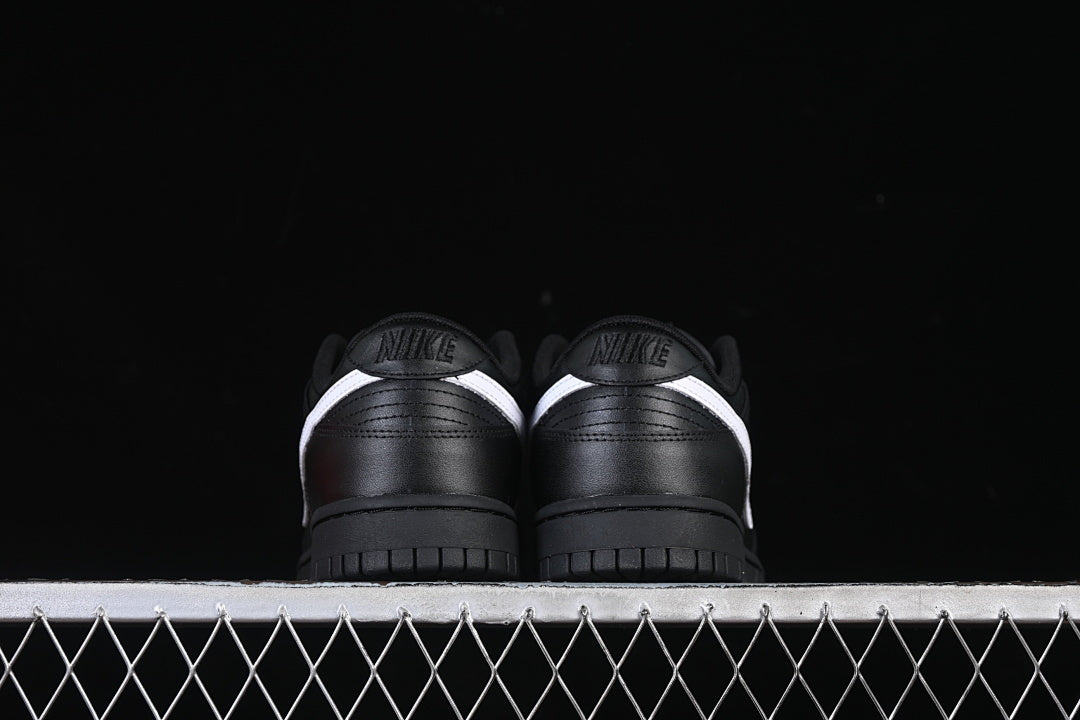 Dunk “Black White Swoosh”
