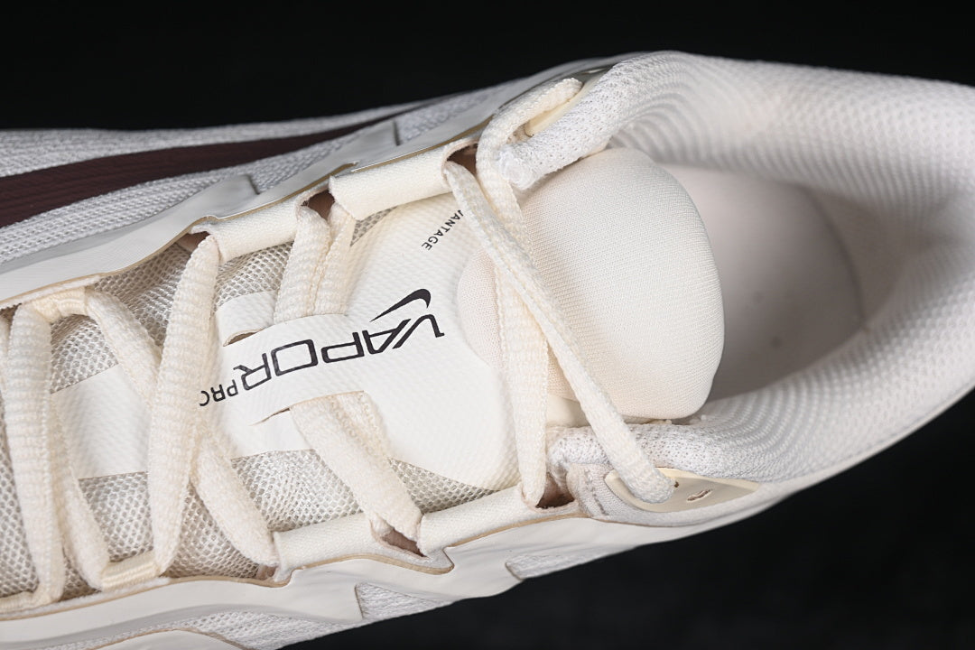 Zoom Vapor Pro 3 “Pale Ivory”