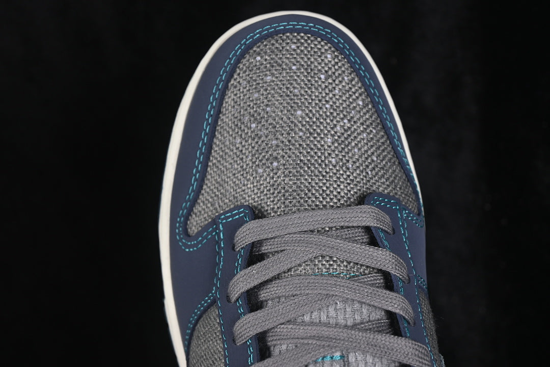 Dunk “Dark Obsidian”