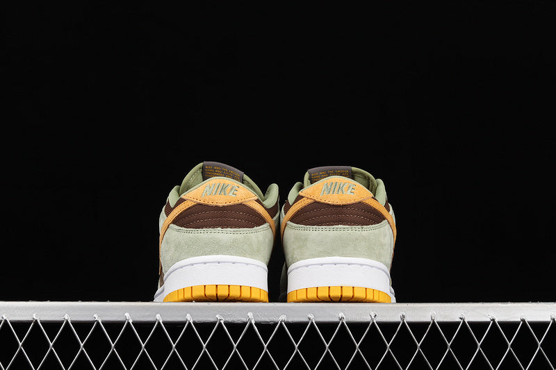 Dunk “Dusty Olive”